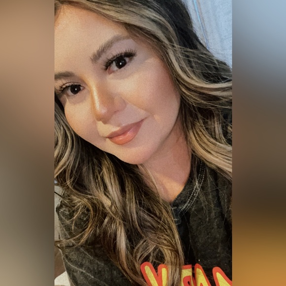 Meet your Posher, Daniela - Picture 1 of 1